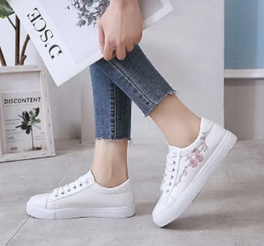 Lily™ | White sneakers flower