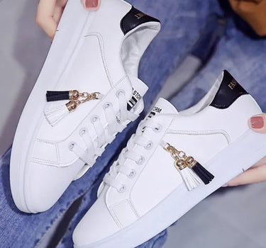 Belle ™ | Witte sneakers